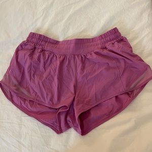 lululemon hotty hot shorts!